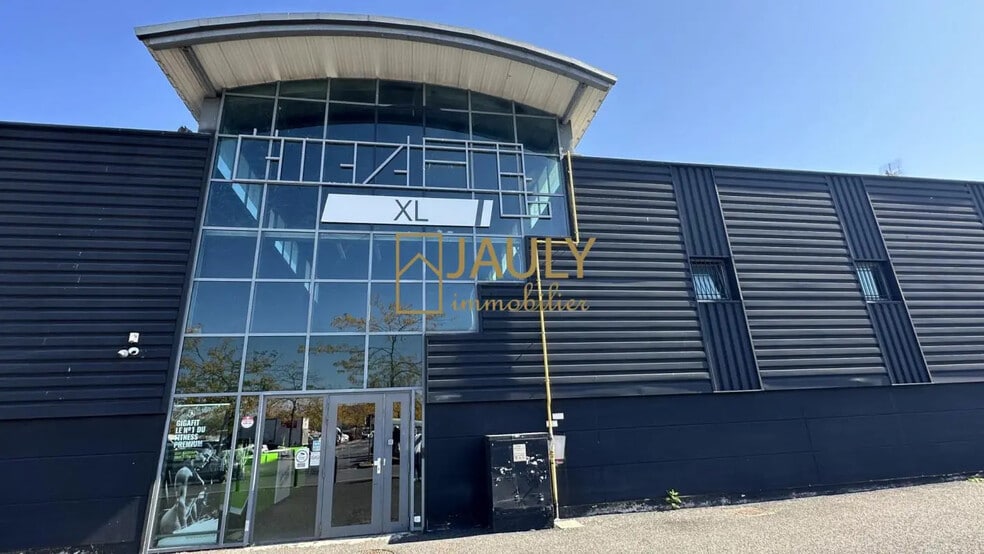 3 Place De Beauval, Meaux to rent - Building Photo - Image 3 of 17