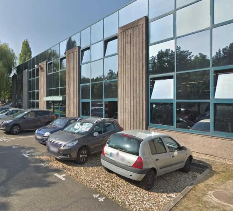 Office in Villiers-sur-Marne to rent Building Photo- Image 1 of 11