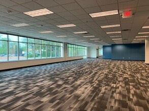 10900 Hampshire Ave S, Bloomington, MN to rent Interior Photo- Image 1 of 9