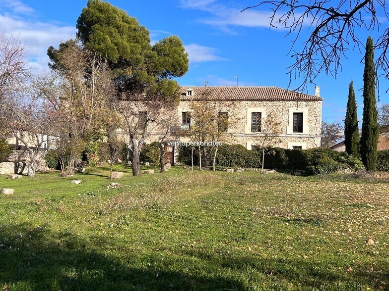 Palacete Nuevo Baztán portfolio of 2 properties for sale on LoopNet.co.uk - Building Photo - Image 2 of 36