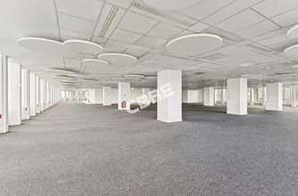 100-101 Terrasse Boieldieu, Puteaux to rent Interior Photo- Image 1 of 19