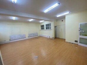 8-11 Bedford Rd, London for rent Interior Photo- Image 2 of 4