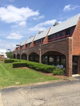 303 N Northwest Hwy, Barrington, IL for rent Building Photo- Image 1 of 2