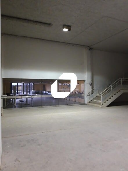 Light Industrial in Saint-Cloud to rent - Interior Photo - Image 3 of 7
