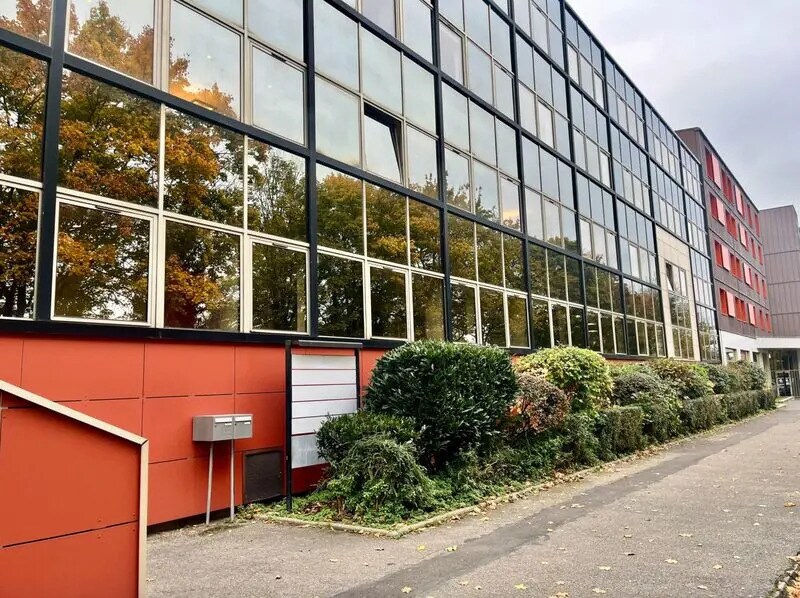 Office in Rouen to rent Building Photo- Image 1 of 4