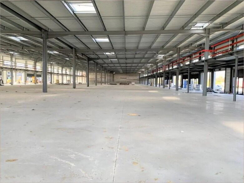 Light Industrial in Fenouillet to rent - Building Photo - Image 3 of 10