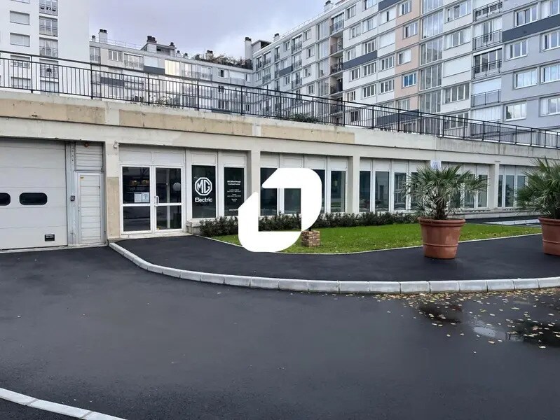 Industrial in Montrouge to rent Building Photo- Image 1 of 8
