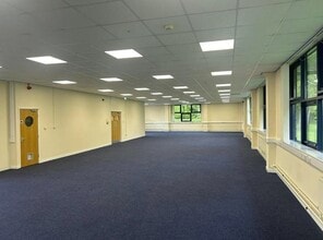 Ffordd Richard Davies, St Asaph to rent Interior Photo- Image 2 of 4