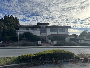 26385 Carmel Rancho Blvd, Carmel, CA for rent Building Photo- Image 2 of 11