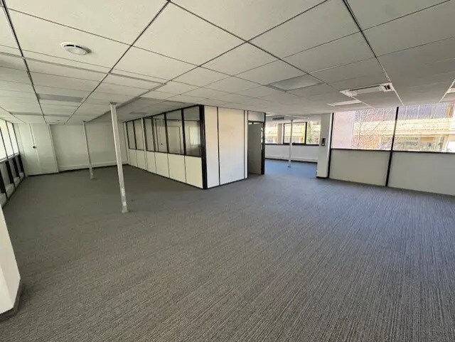 Office in Valbonne to rent - Interior Photo - Image 2 of 5