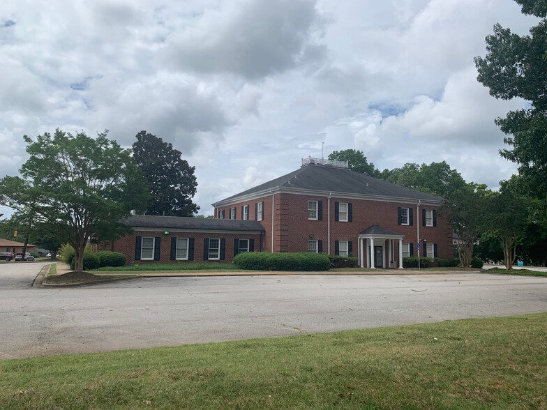 700 W King St, Kings Mountain, NC for sale - Primary Photo - Image 1 of 1