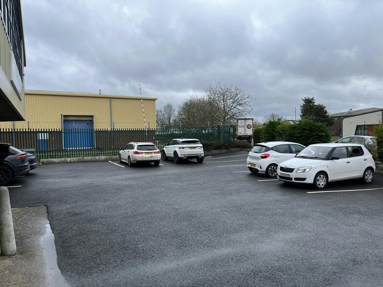 Wheler Rd, Coventry to rent - Building Photo - Image 3 of 3