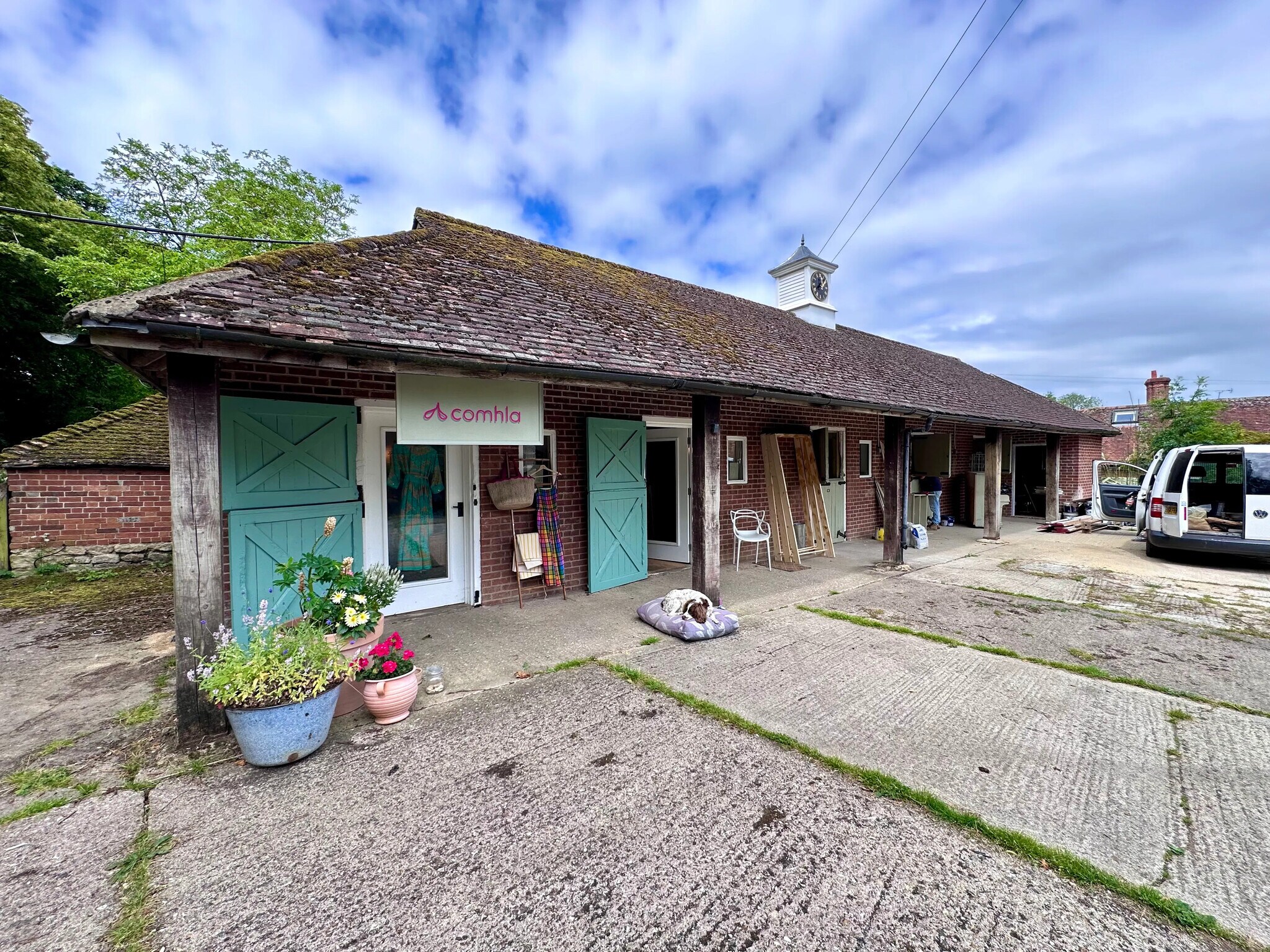 Thame Rd, Long Crendon to rent Building Photo- Image 1 of 16