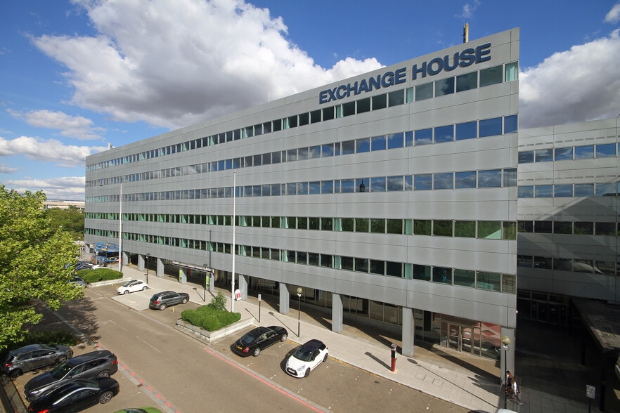 Midsummer Blvd, Milton Keynes to rent - Building Photo - Image 3 of 24