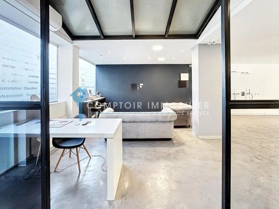 Retail in Grenoble for sale Building Photo- Image 1 of 9