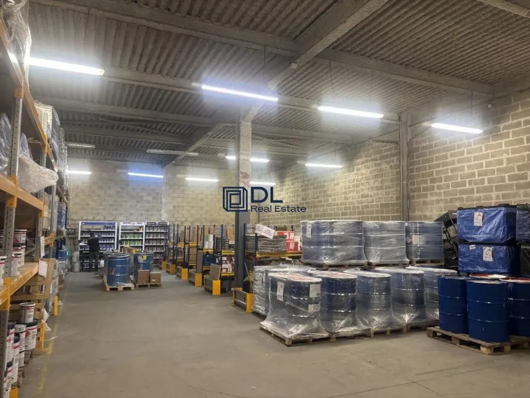 Industrial in Neuilly-sur-Marne to rent Interior Photo- Image 1 of 5