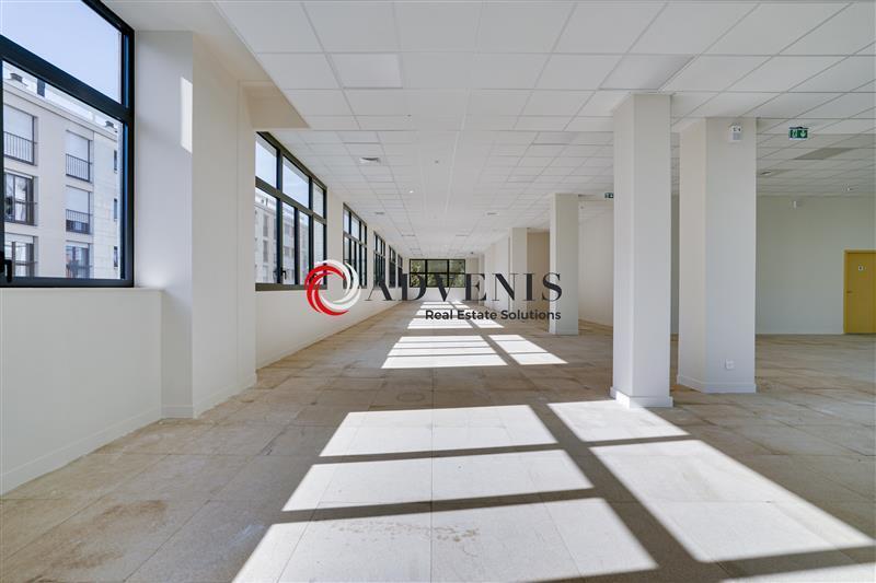 Office in Joinville-le-Pont to rent - Building Photo - Image 3 of 10
