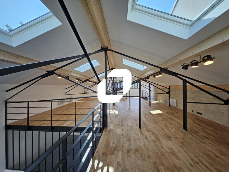 Office in Arcueil to rent - Interior Photo - Image 2 of 18