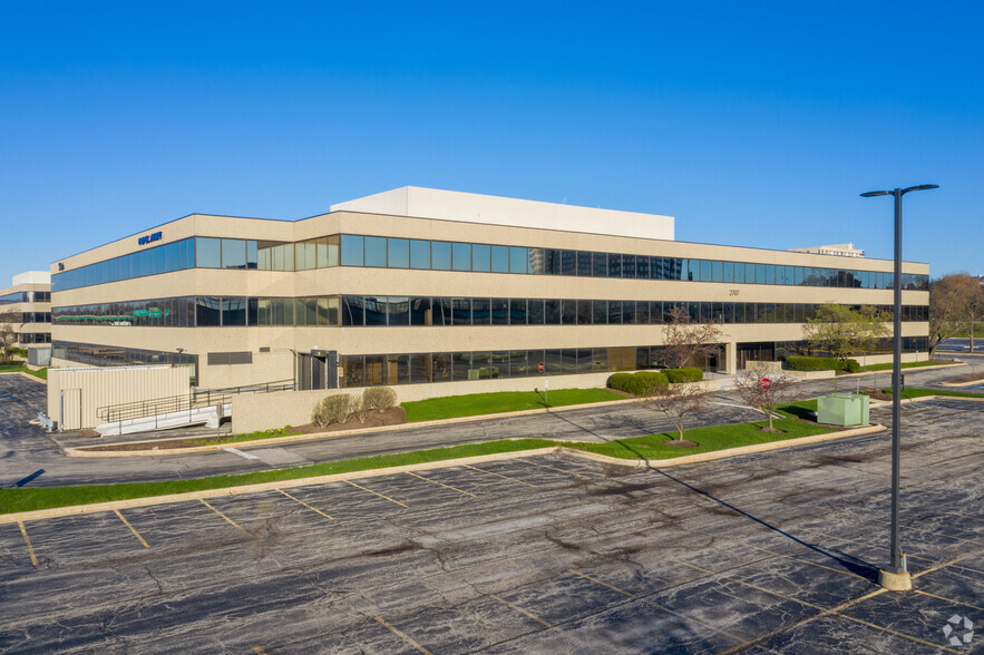 2707 Butterfield Rd, Oak Brook, IL for rent - Building Photo - Image 1 of 28