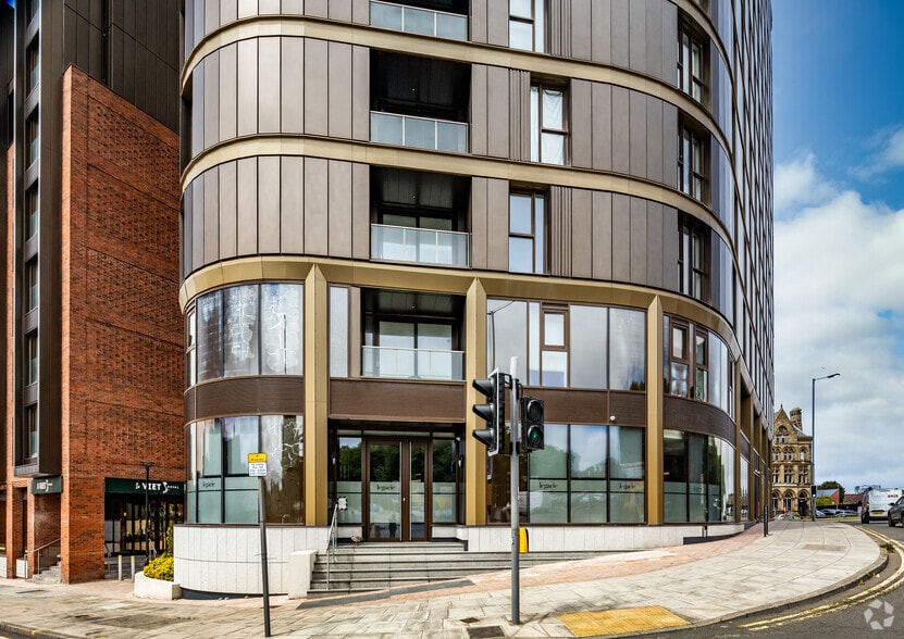 Parliament Sq, Liverpool to rent - Building Photo - Image 2 of 5