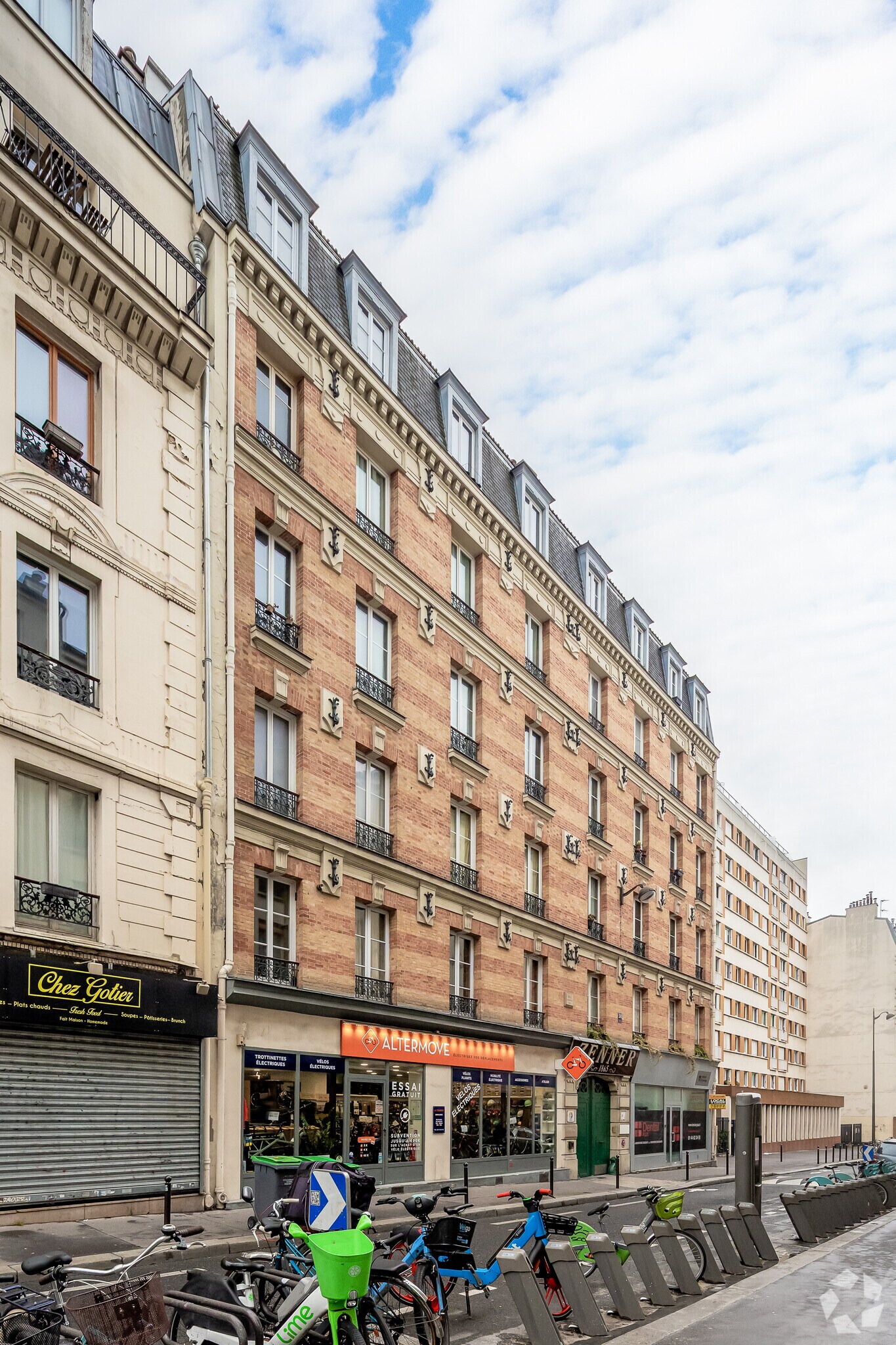 Retail in Paris to rent Primary Photo- Image 1 of 3