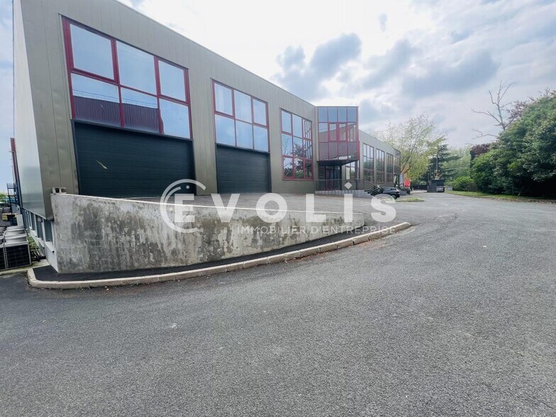 Light Industrial in Créteil to rent - Building Photo - Image 2 of 19
