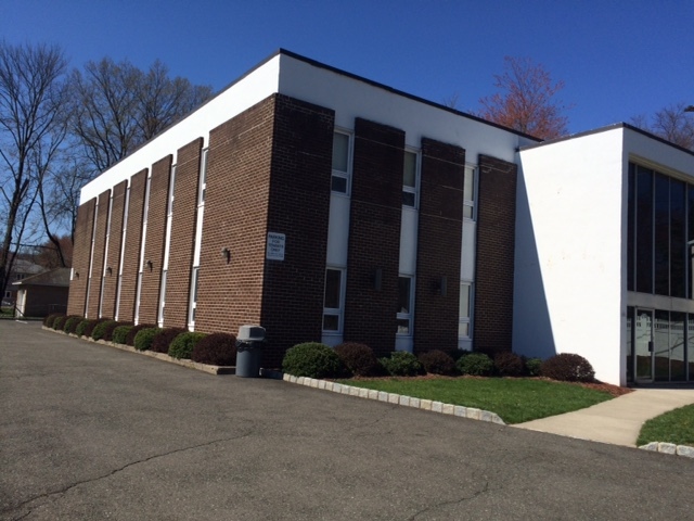 214 Little Falls Rd, Fairfield, NJ for rent - Building Photo - Image 1 of 1