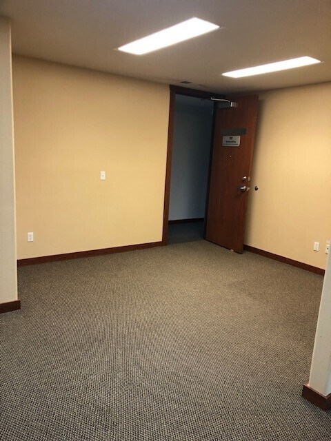 3506 SE 66th Ave, Portland, OR to rent Interior Photo- Image 1 of 5