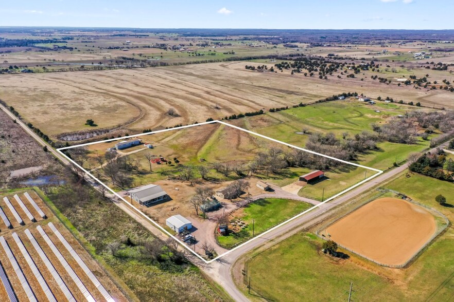 1940 Gunter Rd, Whitesboro, TX for sale - Building Photo - Image 1 of 44