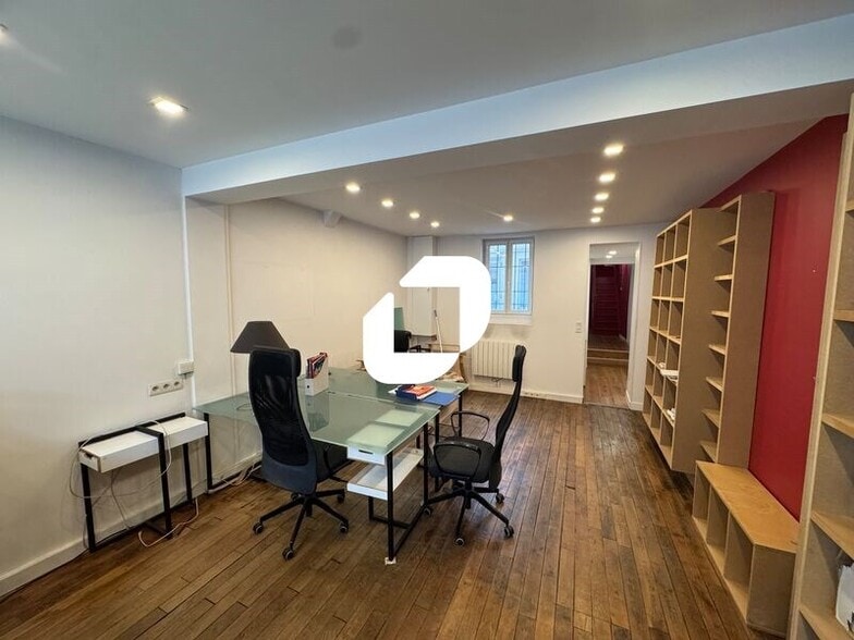 13 Rue Victor Hugo, Malakoff for sale - Interior Photo - Image 2 of 7