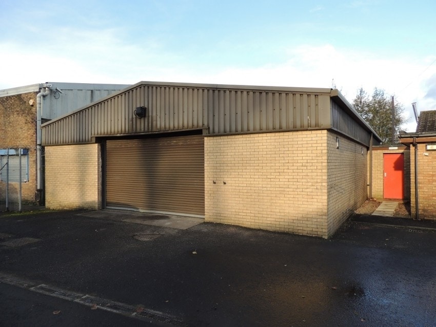 2A-2b Bogston Ln, Greenock to rent Primary Photo- Image 1 of 2