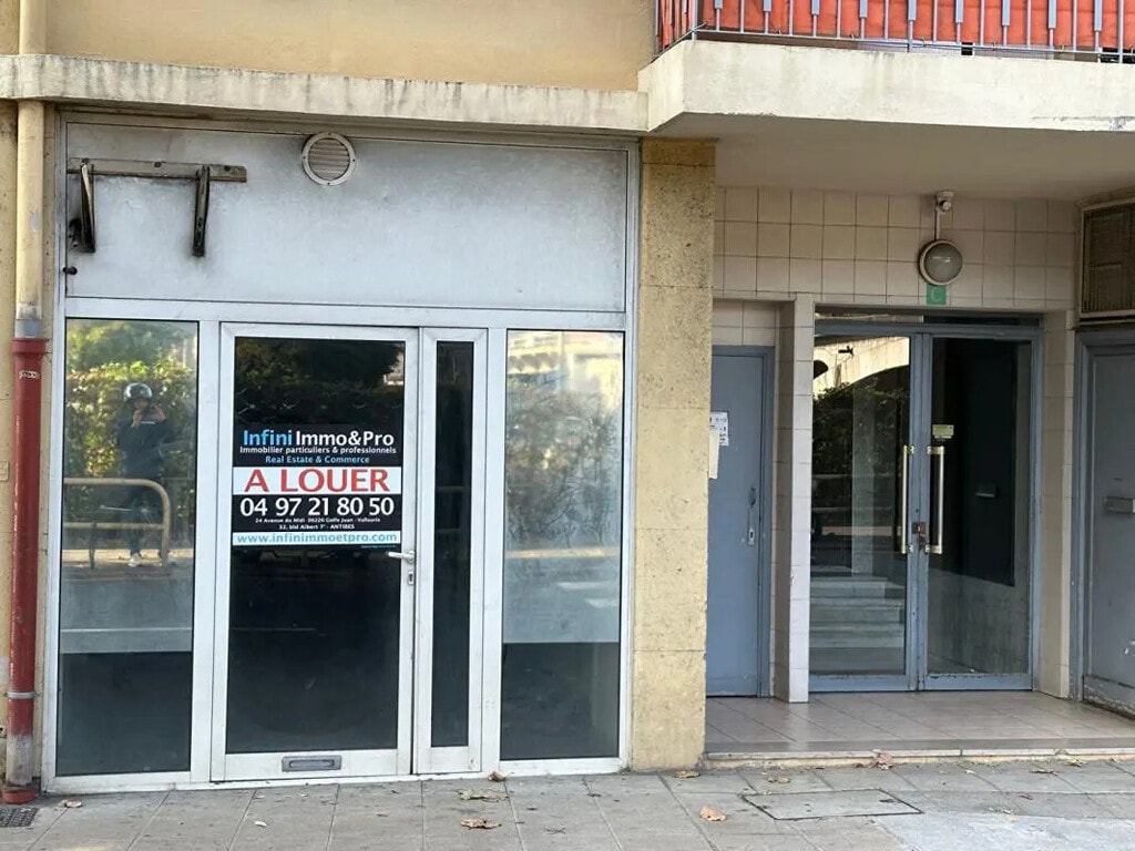 Location Commerce 30 m² - Photo 1