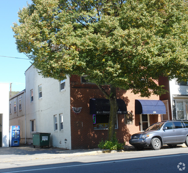 309 E Main St, Lock Haven, PA for rent - Primary Photo - Image 1 of 1