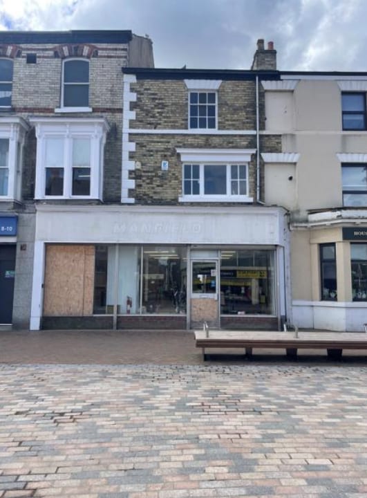 6 High St E, Redcar to rent Primary Photo- Image 1 of 2
