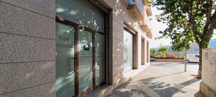 Office / Retail in Sant Pere de Vilamajor, Barcelona to rent Interior Photo- Image 1 of 11