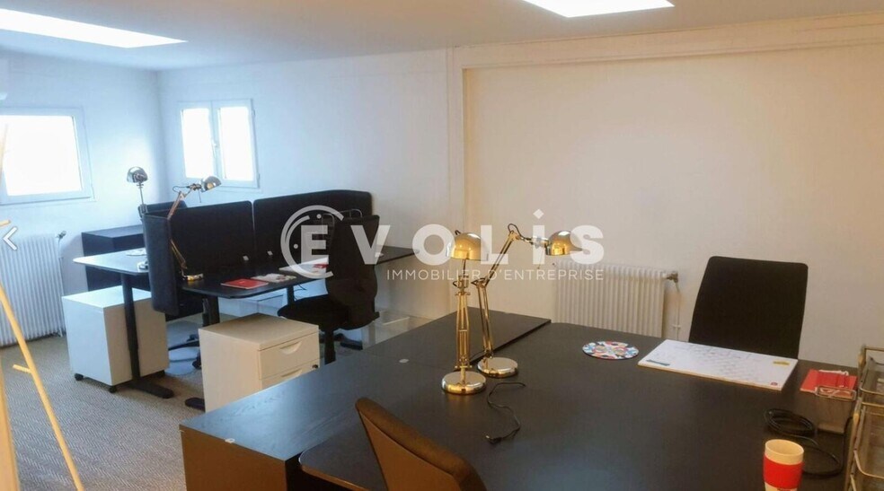 Office in Vanves to rent - Interior Photo - Image 1 of 7