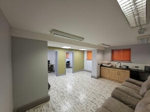 Roadside Ct, Macclesfield to rent Interior Photo- Image 2 of 5
