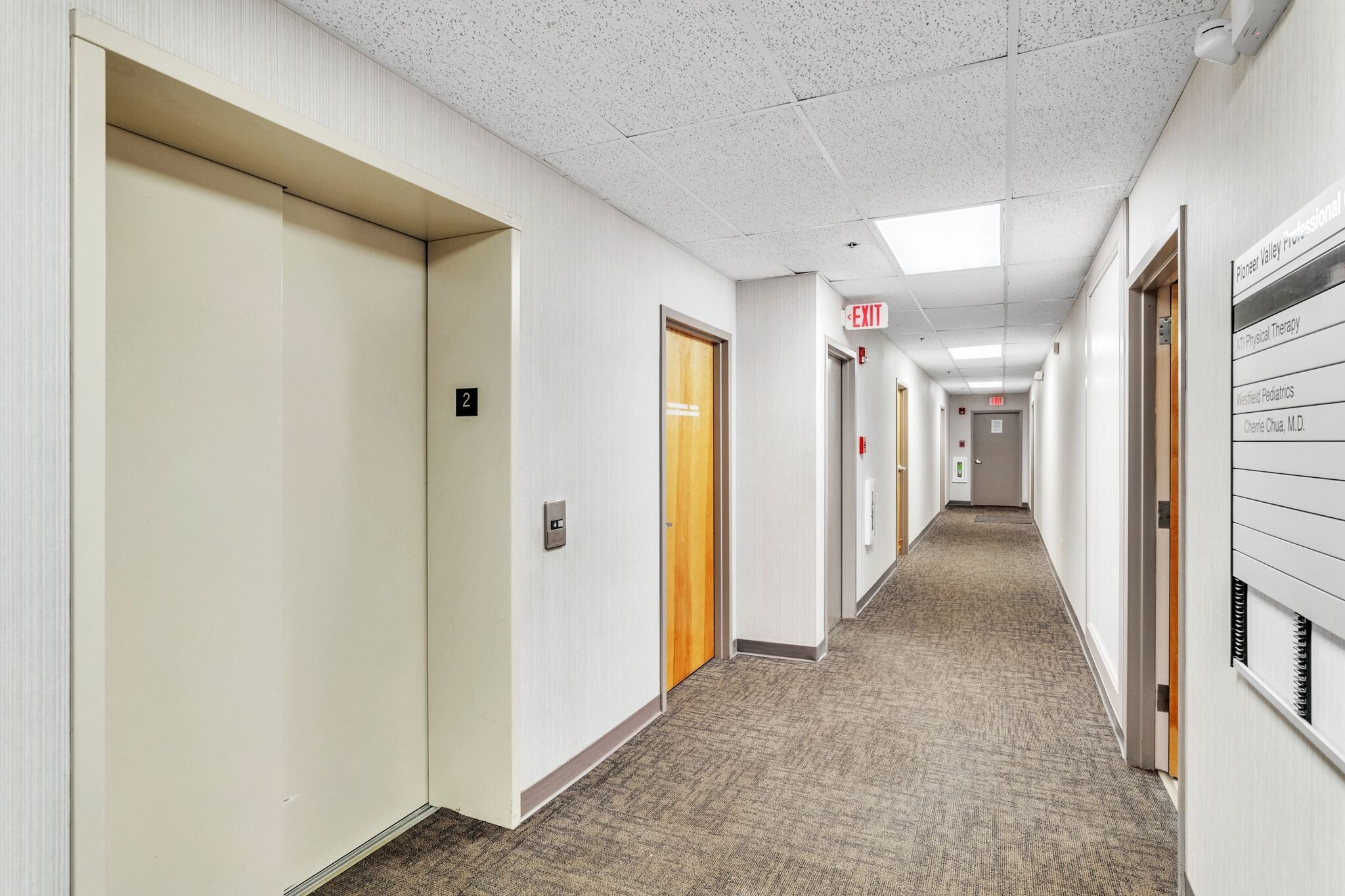 65 Springfield Rd, Westfield, MA to rent Interior Photo- Image 1 of 16