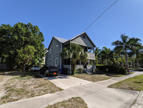 2163 Hoople St, Fort Myers, FL for sale Primary Photo- Image 1 of 33