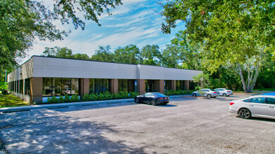 5620 W Sligh Ave, Tampa, FL for sale Primary Photo- Image 1 of 44