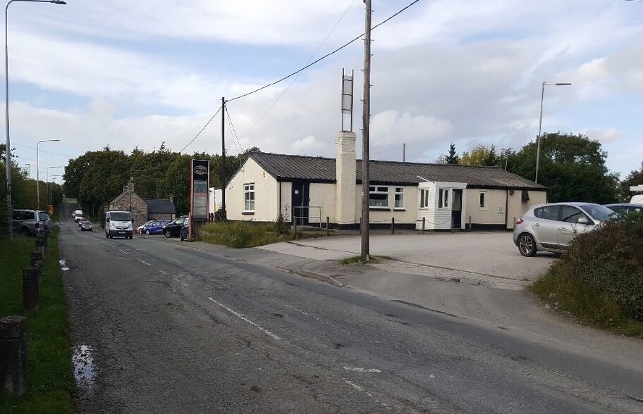 2 The Haven Garage, Holywell for sale - Primary Photo - Image 1 of 1