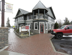 411 E Cascade Ave, Sisters, OR for sale Primary Photo- Image 1 of 1