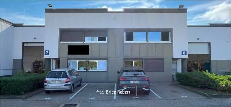 Office in Décines-Charpieu to rent Building Photo- Image 1 of 20