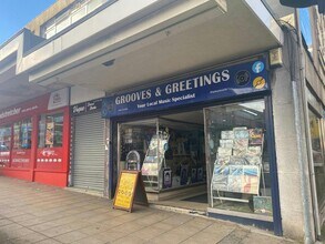 19 Kirkgate, Shipley to rent Building Photo- Image 1 of 2