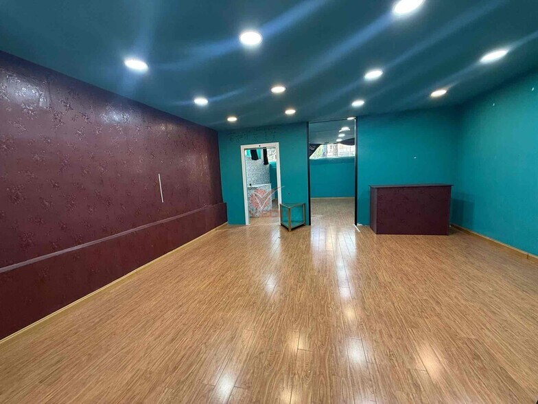 Retail in Cuenca, Cuenca to rent - Interior Photo - Image 3 of 5