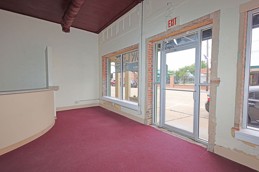 303 E Main St, Humble, TX for rent - Lobby - Image 3 of 19