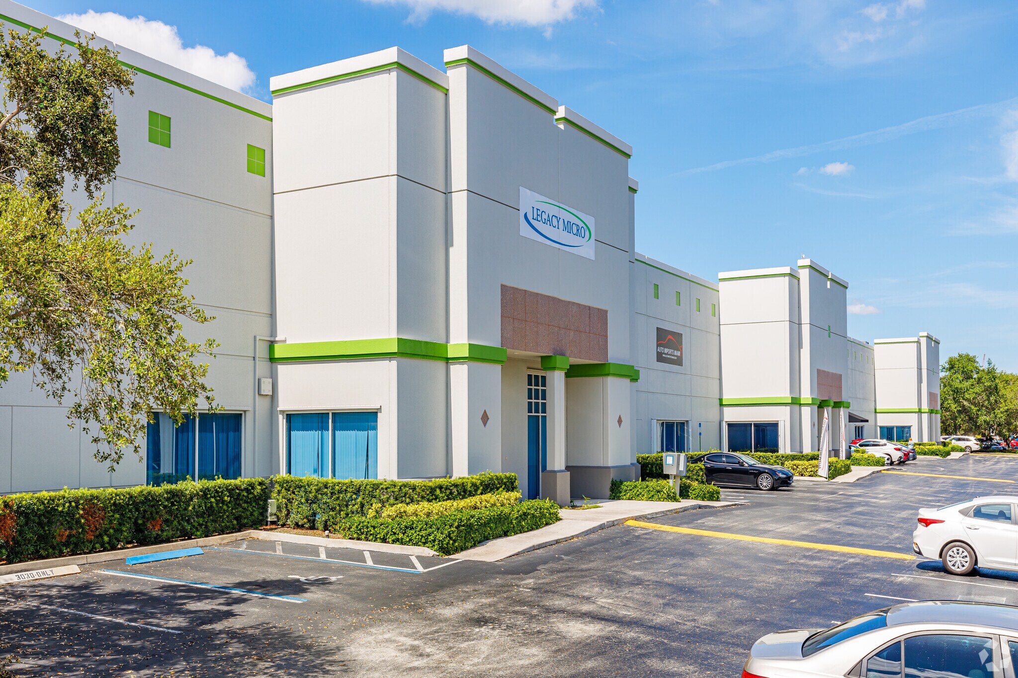 3030-3044 SW 42nd St, Fort Lauderdale, FL for sale Building Photo- Image 1 of 1