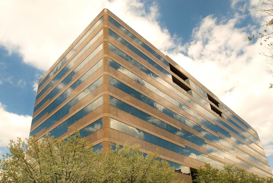 101 Wood Ave S, Iselin, NJ to rent - Building Photo - Image 3 of 9