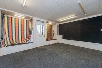 10-10A Station Ave, Wrexham to rent Interior Photo- Image 2 of 13