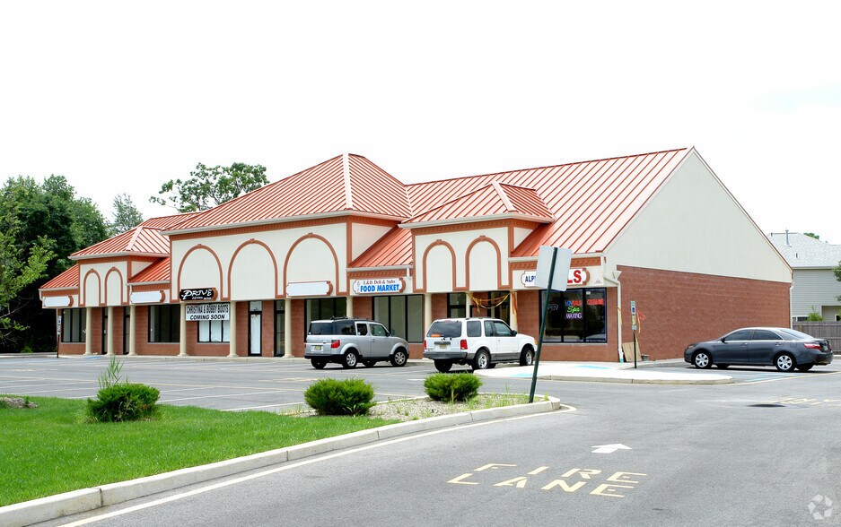 708 Fischer Blvd, Toms River, NJ for rent - Building Photo - Image 3 of 3